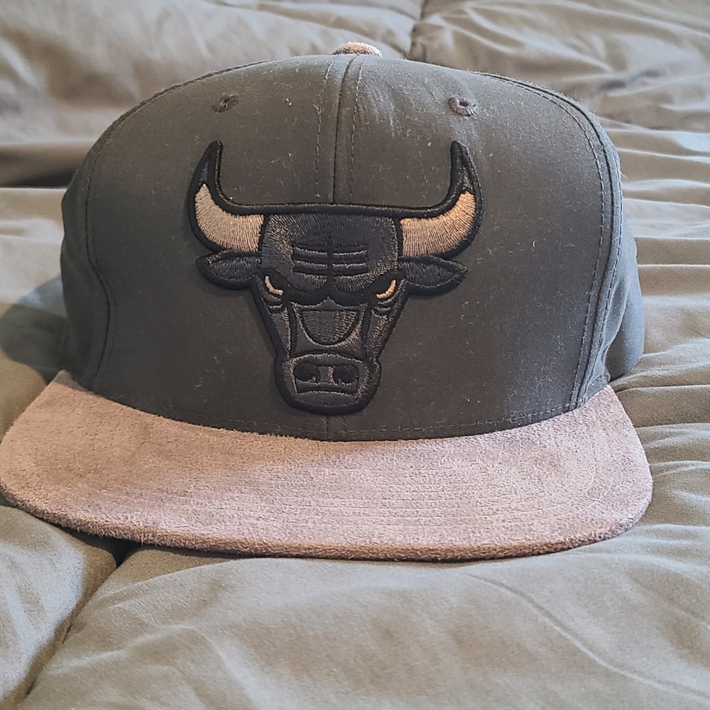 Bulls snapback hat